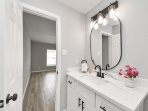 3923 Darlinghurst Drive, Houston TX 77045