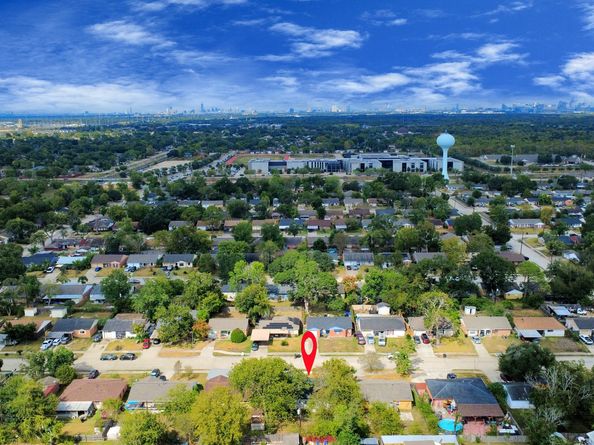3923 Darlinghurst Drive, Houston TX 77045