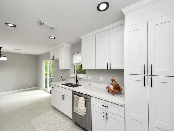 3923 Darlinghurst Drive, Houston TX 77045