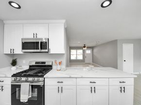 3923 Darlinghurst Drive, Houston TX 77045