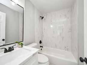 3923 Darlinghurst Drive, Houston TX 77045