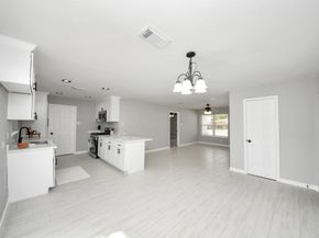 3923 Darlinghurst Drive, Houston TX 77045