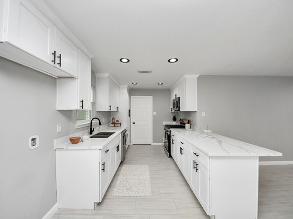 3923 Darlinghurst Drive, Houston TX 77045