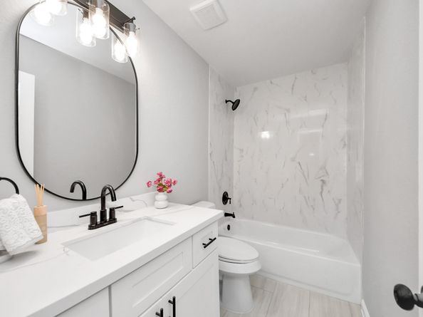 3923 Darlinghurst Drive, Houston TX 77045
