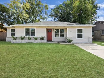 3923 Darlinghurst Drive