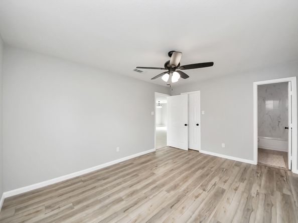3923 Darlinghurst Drive, Houston TX 77045