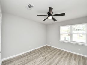 3923 Darlinghurst Drive, Houston TX 77045