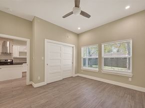 920 Kellogg Street, Houston TX 77012