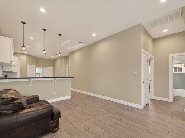 920 Kellogg Street, Houston TX 77012