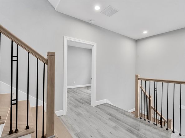 1122 W 16th Street B, Houston TX 77008