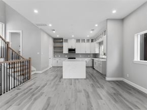 1122 W 16th Street B, Houston TX 77008