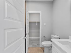 1122 W 16th Street B, Houston TX 77008