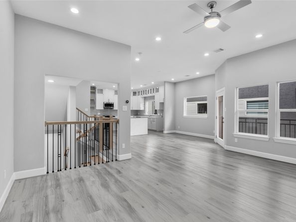 1122 W 16th Street B, Houston TX 77008