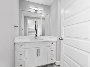 1122 W 16th Street B, Houston TX 77008