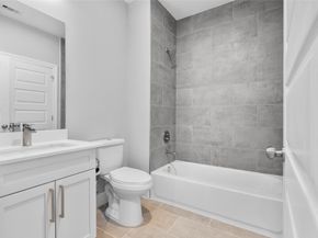 1122 W 16th Street B, Houston TX 77008