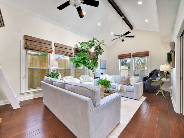 6238 Braesheather Circle, Houston TX 77096