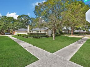 6238 Braesheather Circle, Houston TX 77096