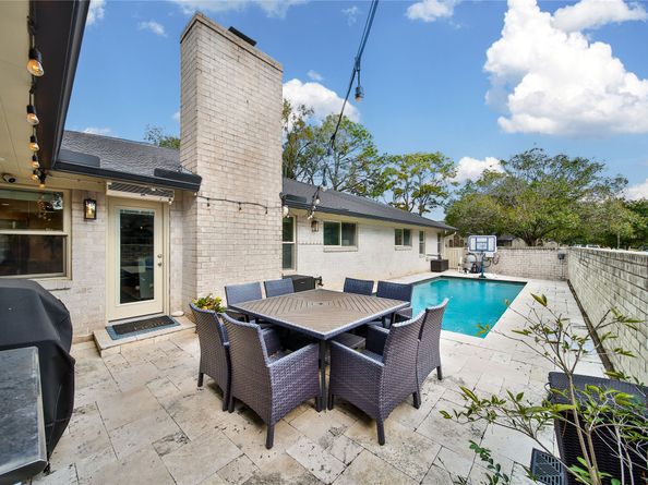 6238 Braesheather Circle, Houston TX 77096