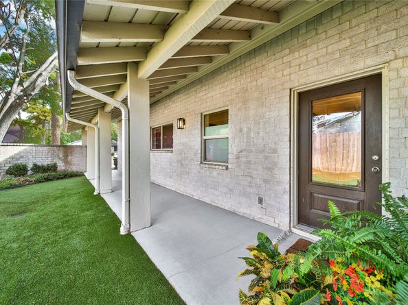 6238 Braesheather Circle, Houston TX 77096