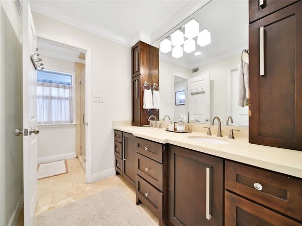 6238 Braesheather Circle, Houston TX 77096