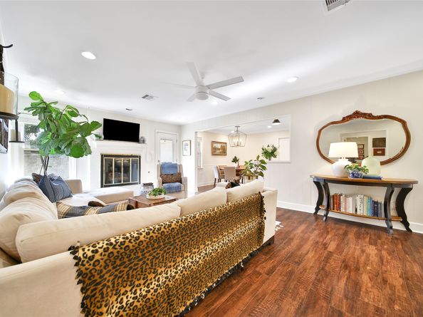 6238 Braesheather Circle, Houston TX 77096