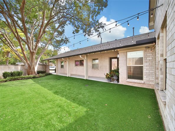 6238 Braesheather Circle, Houston TX 77096