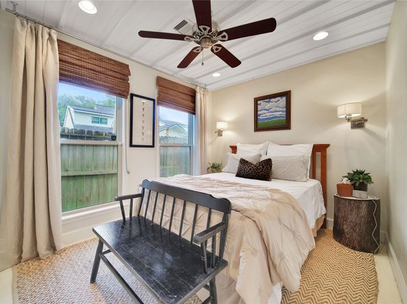 6238 Braesheather Circle, Houston TX 77096