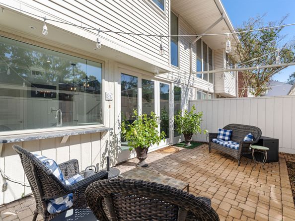 5913 Sugar Hill Drive 225, Houston TX 77057