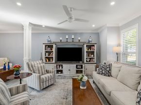 5913 Sugar Hill Drive 225, Houston TX 77057