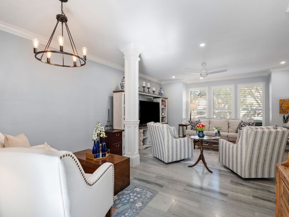 5913 Sugar Hill Drive 225, Houston TX 77057