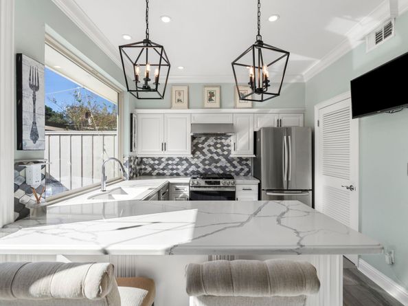 5913 Sugar Hill Drive 225, Houston TX 77057