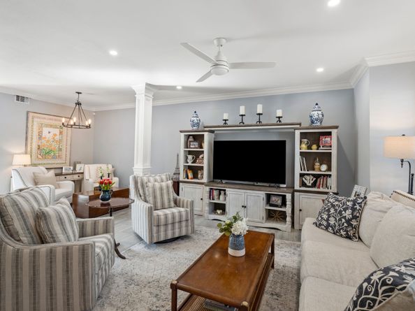 5913 Sugar Hill Drive 225, Houston TX 77057