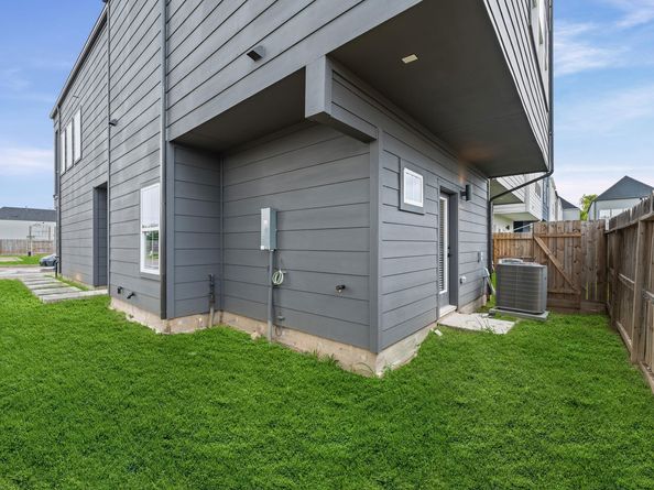 3002 Jensen Springs Lane, Houston TX 77026