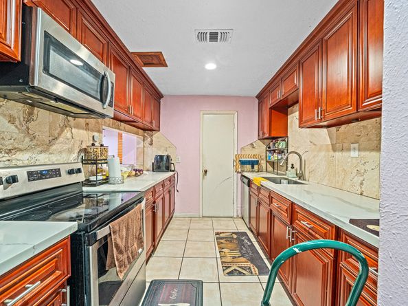 4142 Belle Park Drive 4142, Houston TX 77072