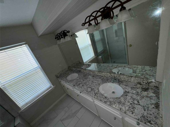 1829 Bering Drive 2, Houston TX 77057