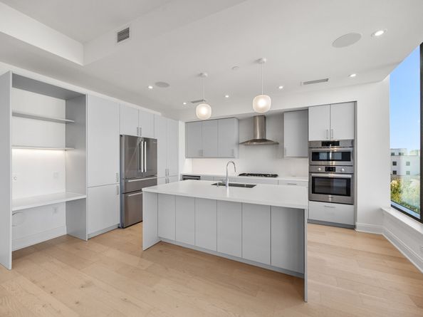 2323 W Main Street 506, Houston TX 77098