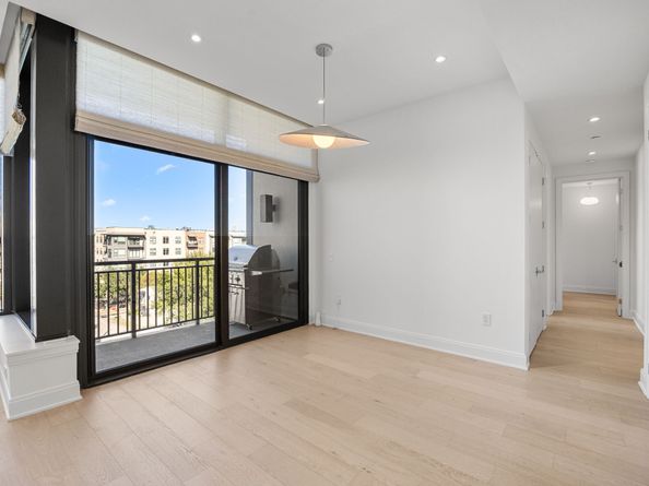 2323 W Main Street 506, Houston TX 77098