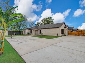 8040 Howton St Street 1/2, Houston TX 77028