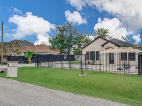 8040 Howton St Street 1/2, Houston TX 77028