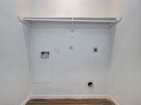 8040 Howton St Street 1/2, Houston TX 77028