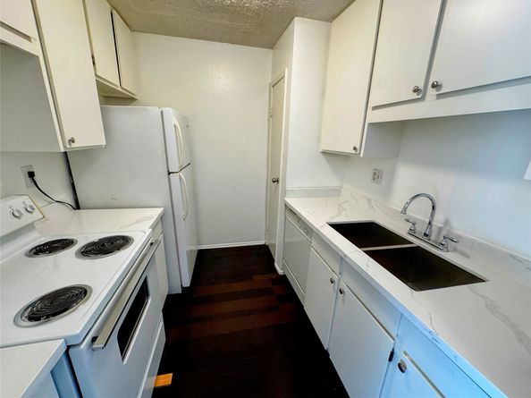 10053 Westpark Drive 298, Houston TX 77042