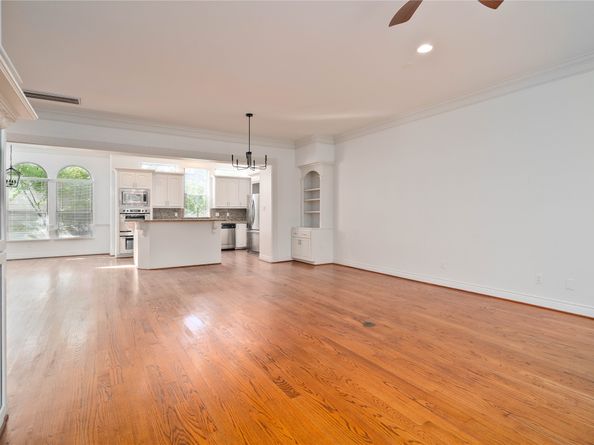 704 Welch Street, Houston TX 77006