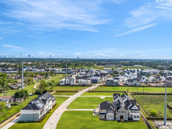 2618 Lake Kolbe Lane, Houston TX 77080