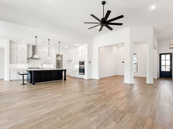 998 Briac Ln, Conroe TX 77301