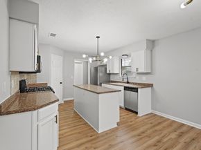 7215 Trogon Lane, Houston TX 77083