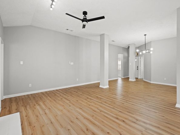 7215 Trogon Lane, Houston TX 77083