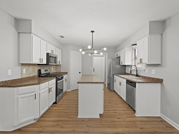 7215 Trogon Lane, Houston TX 77083