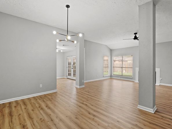 7215 Trogon Lane, Houston TX 77083