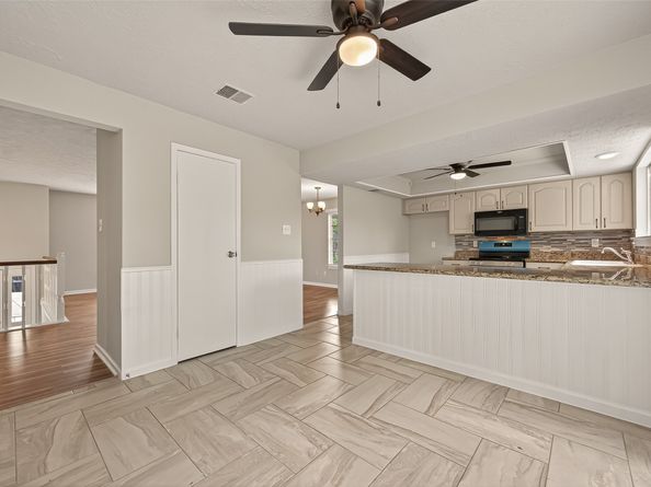 2923 Royal Glen Drive, Houston TX 77339