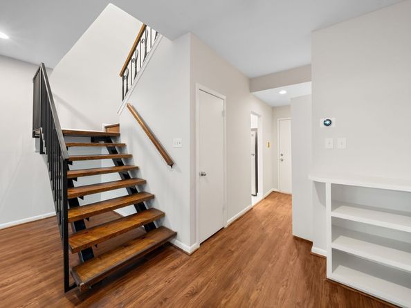 2100 Commonwealth Street G, Houston TX 77006